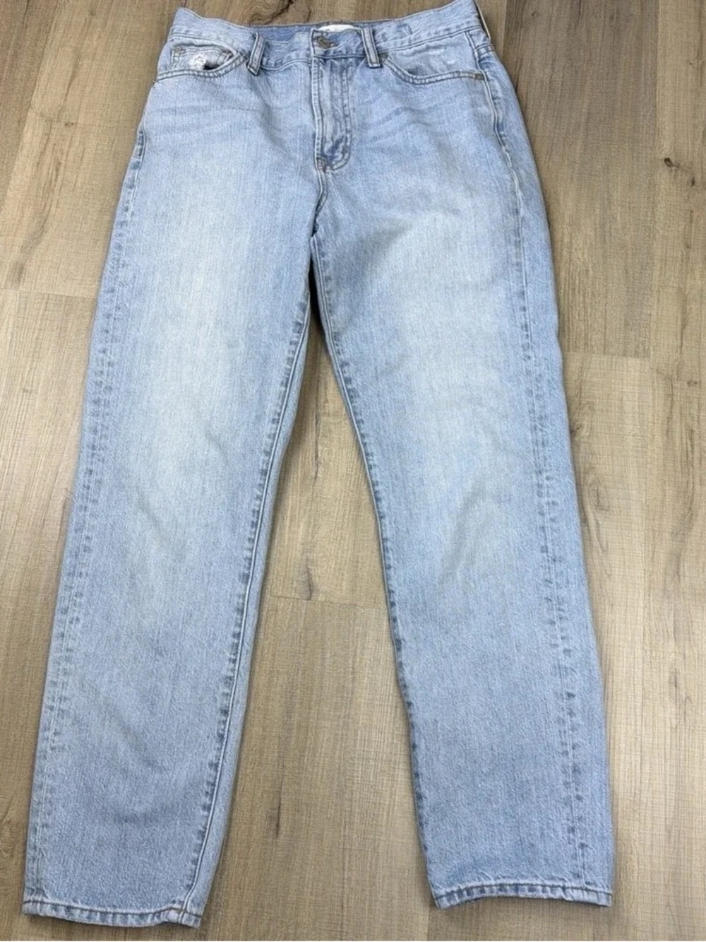 Light Wash Straight Leg Jeans - Blue Denim